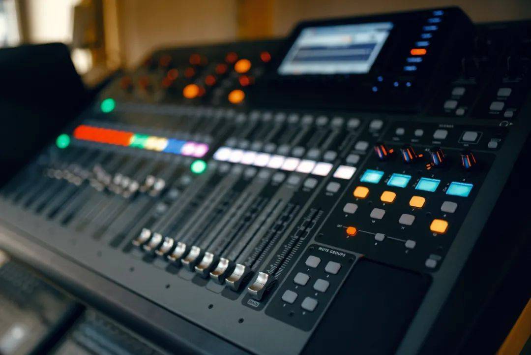 数字媒体技术与数字媒体艺术 聚焦数字广告制作的核心分野与融合